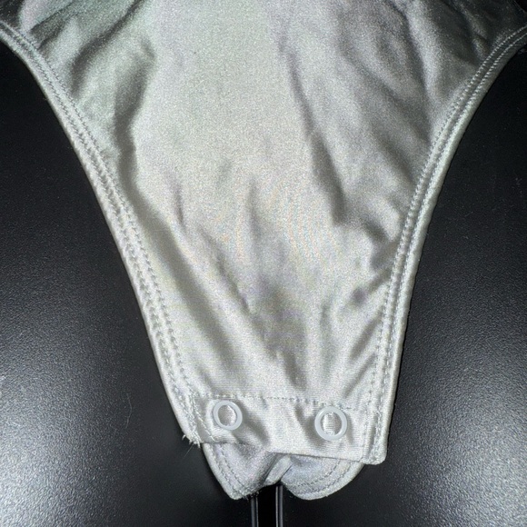 House Of Harlow 1960 Brand New Bella Long Sleeve V-Neck Bodysuit - Picture 6 of 9